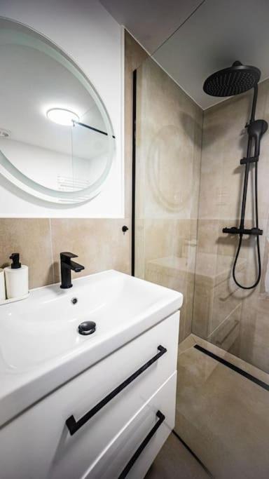 Stylish Apartment In Варшава Екстер'єр фото